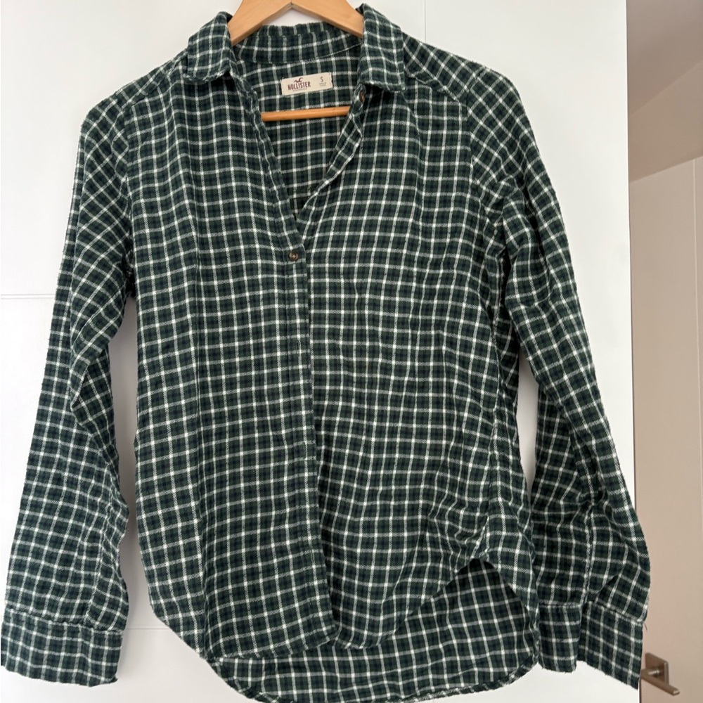 Hollister Green Plaid Button-Up Shirt